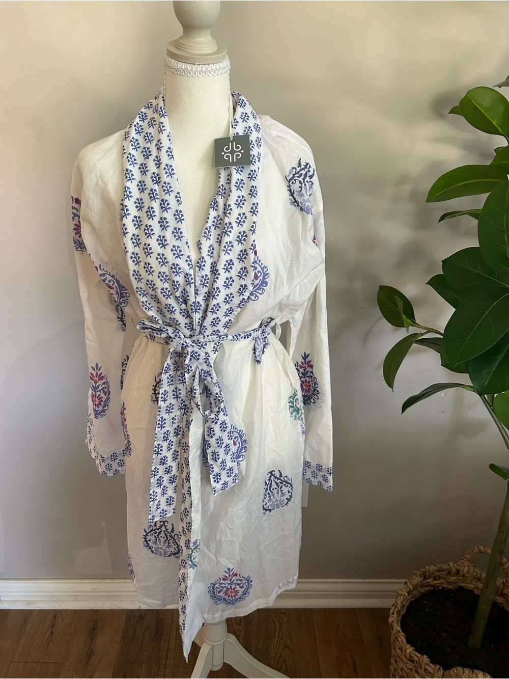 NWT Pomegranate White 100% Cotton Robe with Blue & Teal Floral Print